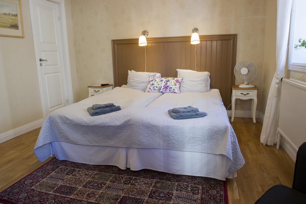 Lilla Hotellet I Nora Exterior foto
